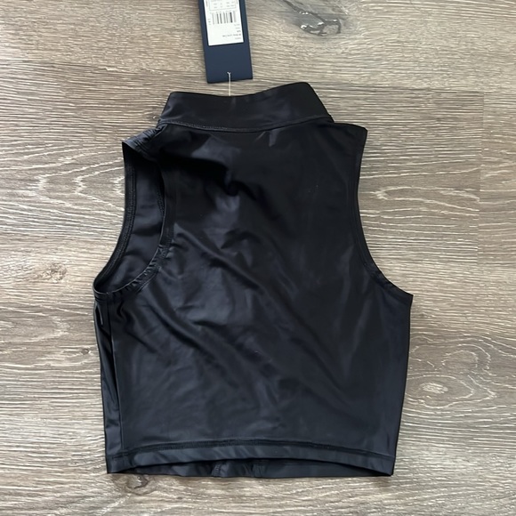 Work out Half Zip Sleeveless Top - Picture 4 of 4